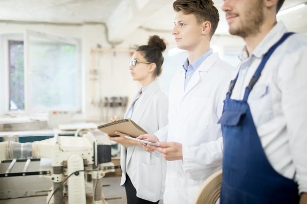 Quelles qualifications sont nécessaires pour être un spécialiste en horticulture ornementale ?