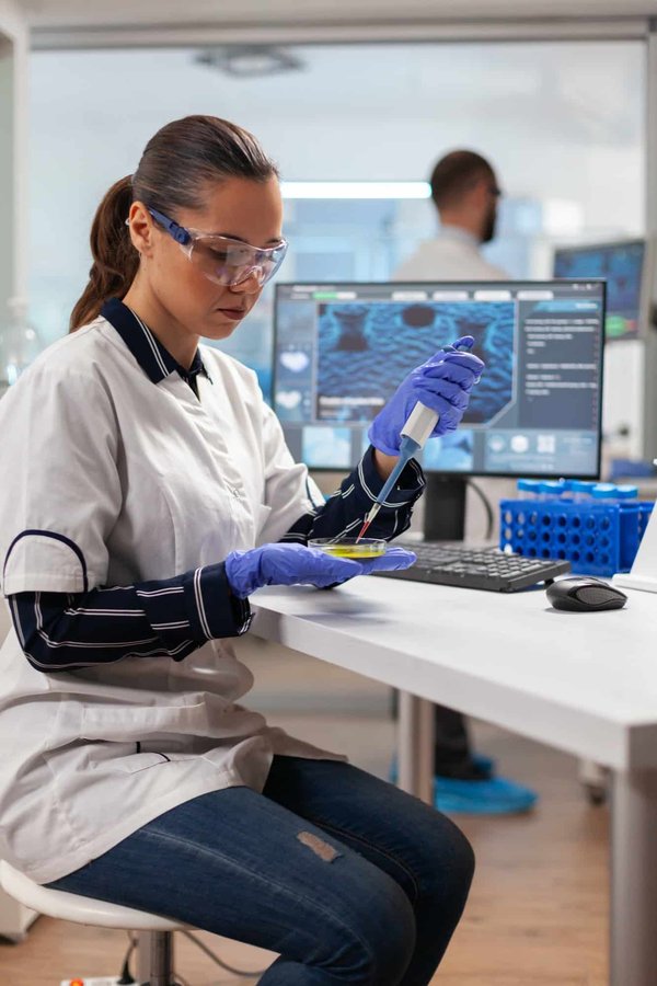 Quels sont les meilleurs conseils pour une recherche d'emploi en tant que biochimiste dans l'industrie pharmaceutique ?