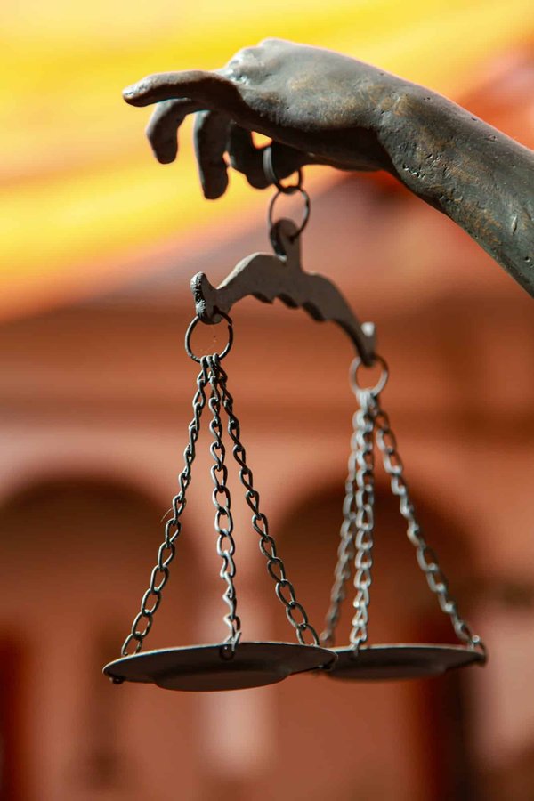 Comment créer une exposition de street art dédiée aux thèmes de la justice sociale ?